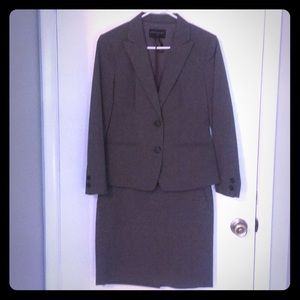 Perfect Job interview suit. Go get that job!